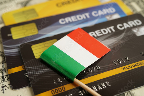 Fototapeta Naklejka Na Ścianę i Meble -  Italy flag on credit card, finance economy trading shopping online business.