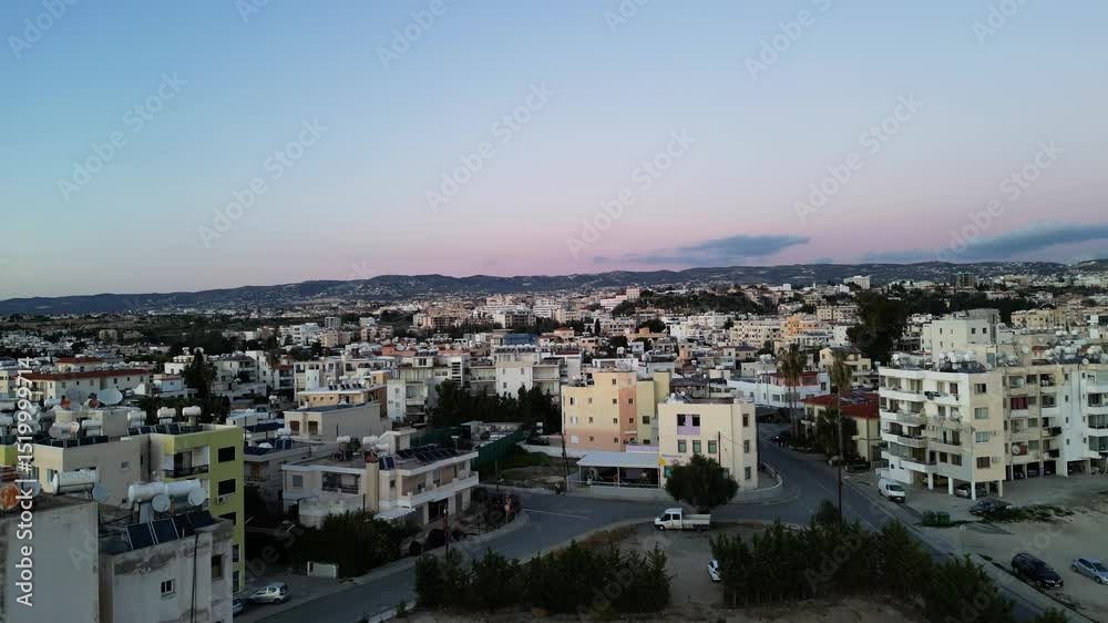 Lila Himmel auf Zypern, aufgenommen in Limassol. Lila Himmel auf Zypern, aufgenommen in Limassol.