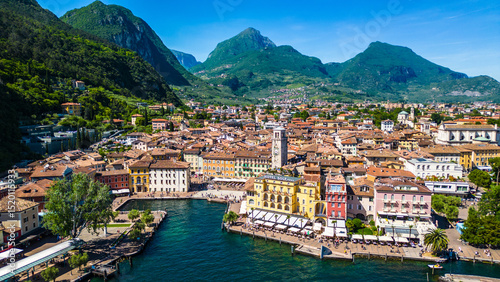Tableau sur toile Aerial view of Riva del Garda with Torre Apponale, MAG museum, bike paths, boats