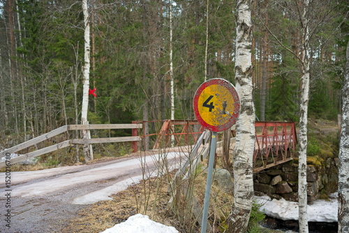 no trespassing sign