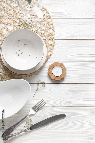 Wicker mat with plates, cut...