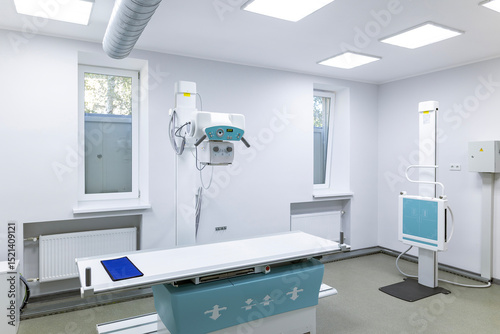 An innovative, multifunctional X-ray diagnostic system, providing high image quality and flexible X-ray examinations, stands in a sterile medical room.