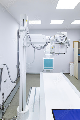 An innovative, multifunctional X-ray diagnostic system, providing high image quality and flexible X-ray examinations, stands in a sterile medical room.
