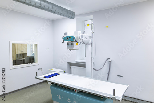 An innovative, multifunctional X-ray diagnostic system, providing high image quality and flexible X-ray examinations, stands in a sterile medical room.