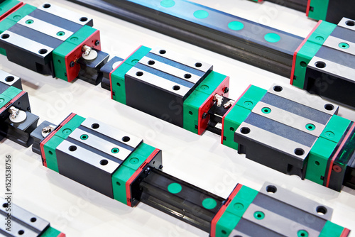 Roller linear guides