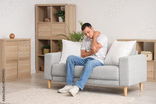 Young man suffering from pa...