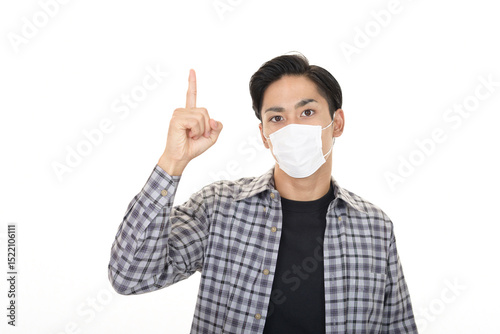 マスクをしている男性