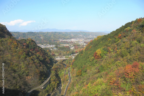 日本：浦山ダムから見る秋の秩父盆地【ジオパーク秩父】埼玉県秩父市・11月