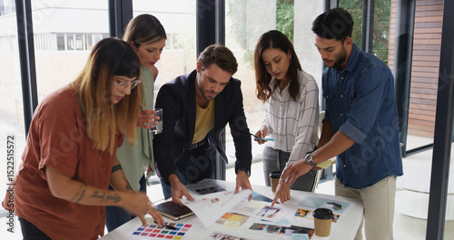 Papier peint Office, business people and teamwork with choice for color swatch, creative agency and planning