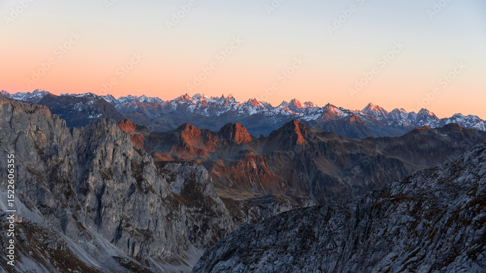 Naklejka premium Swiss mountains in the sunset