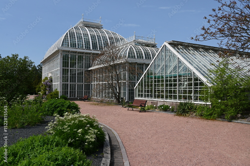 Fototapeta premium the beautiful and historic glasshouse at the Helsinki Botanical Garden