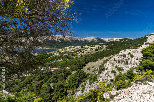 Fototapeta Naklejka Na Ścianę i Meble -  Hiking trail through the mountains from Baska to Vela Luka beach on the island of KRK Croatia