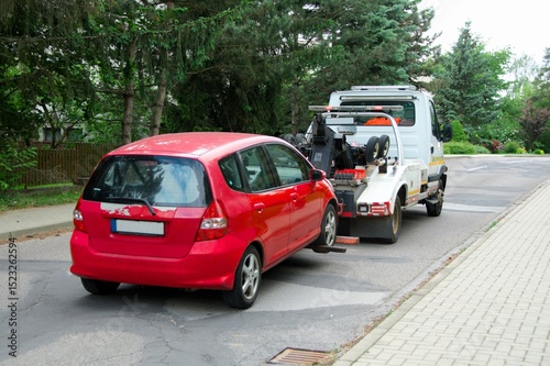 Photography evacuation of a faulty vehicle by partial loading