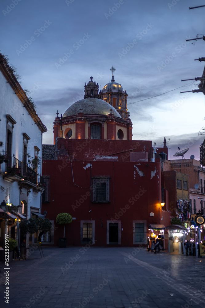 Fototapeta premium Detalles atractivos de un paseo por Queretaro Mexico