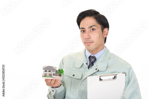 作業服を着た男性
