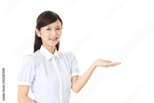 笑顔の女性