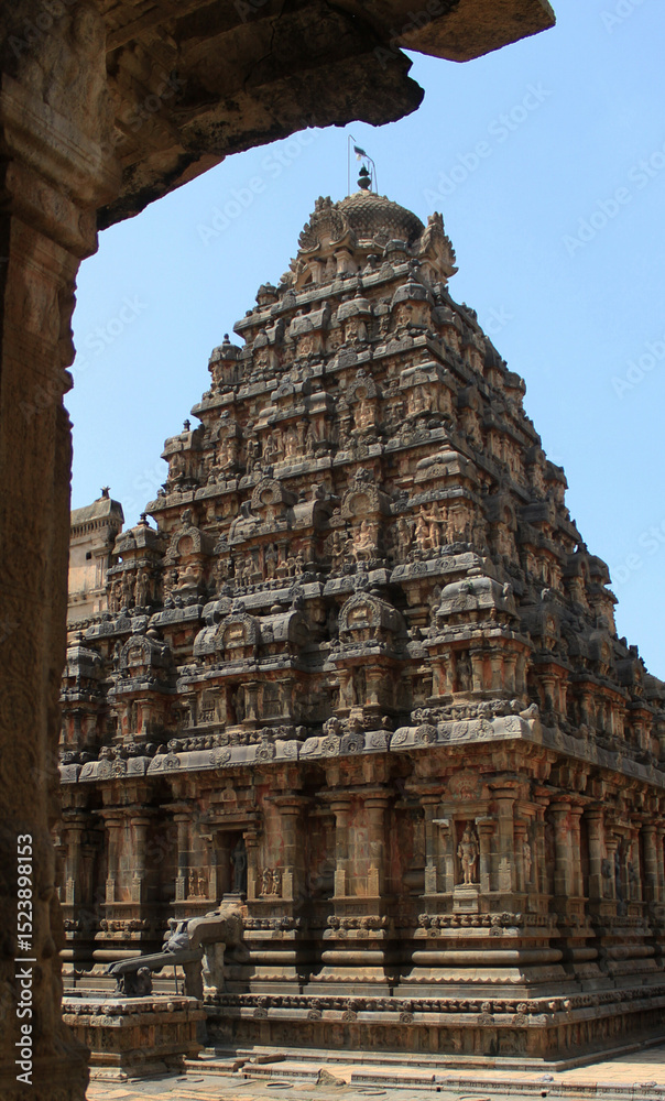 Fototapeta premium Anciant Chola's Airavateeshwara temple tower