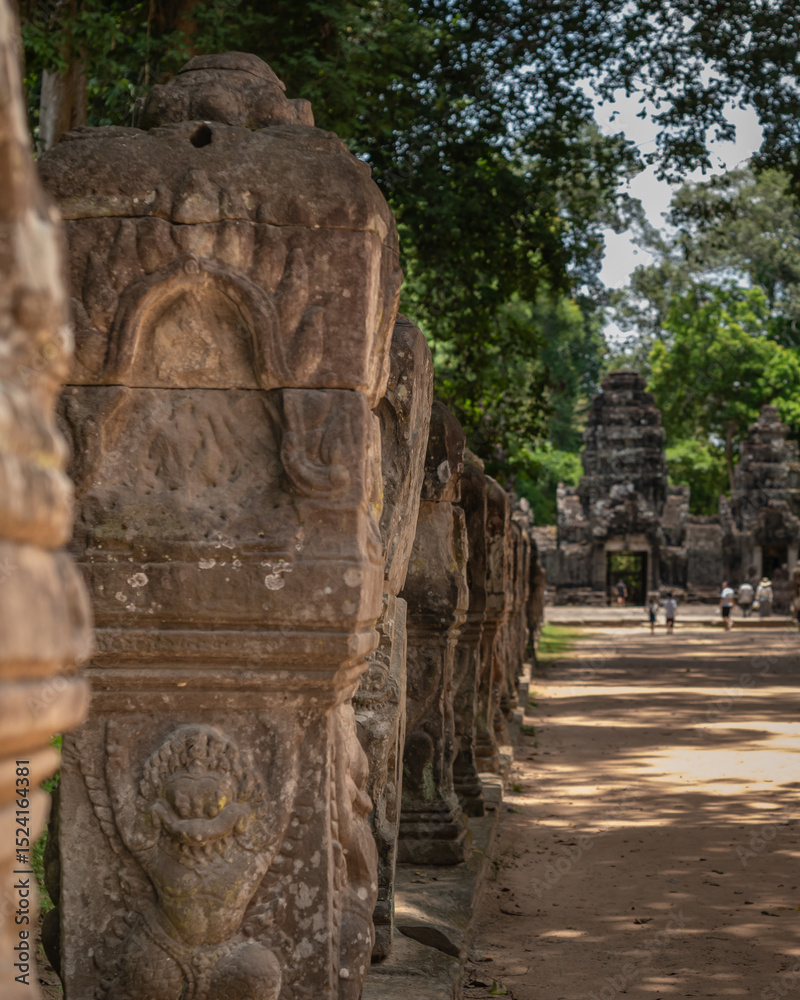 Obraz premium Ancient temples of the abandoned city of Angkor, near the city of Siem Reap, Cambodia