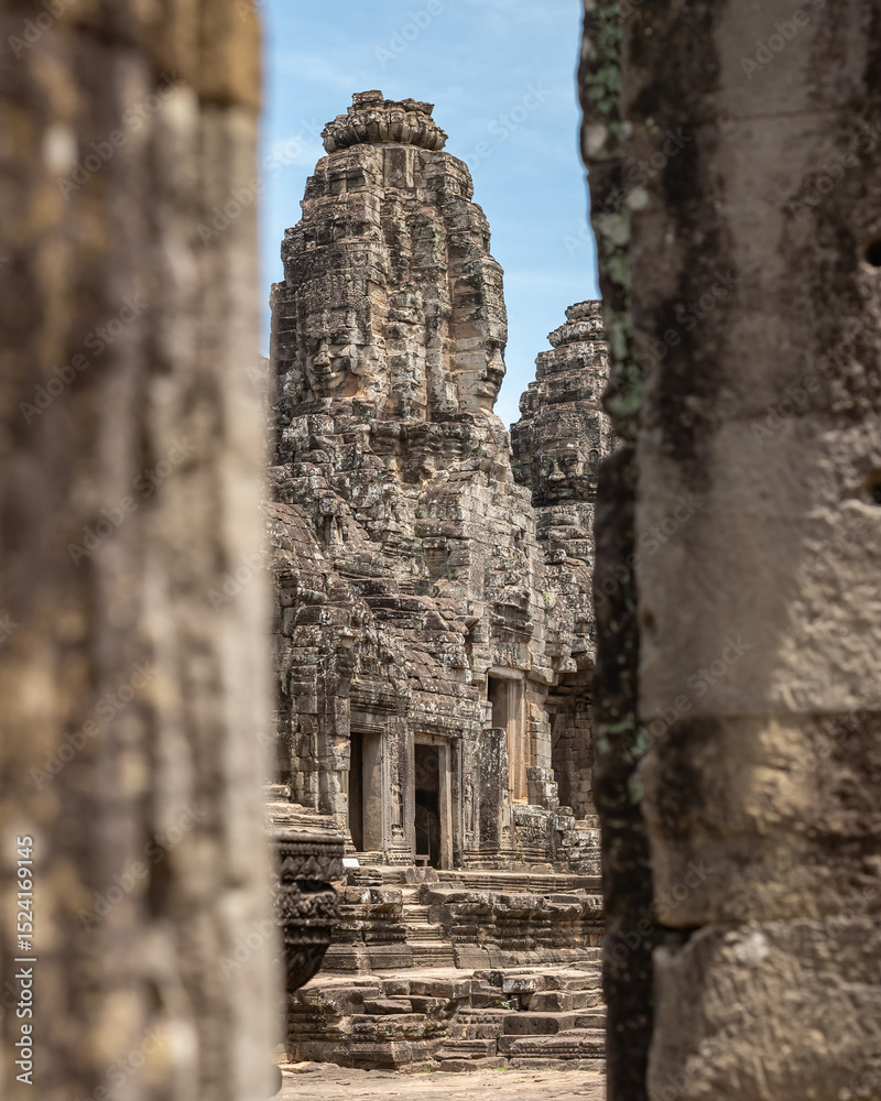 Obraz premium Ancient temples of the abandoned city of Angkor, near the city of Siem Reap, Cambodia