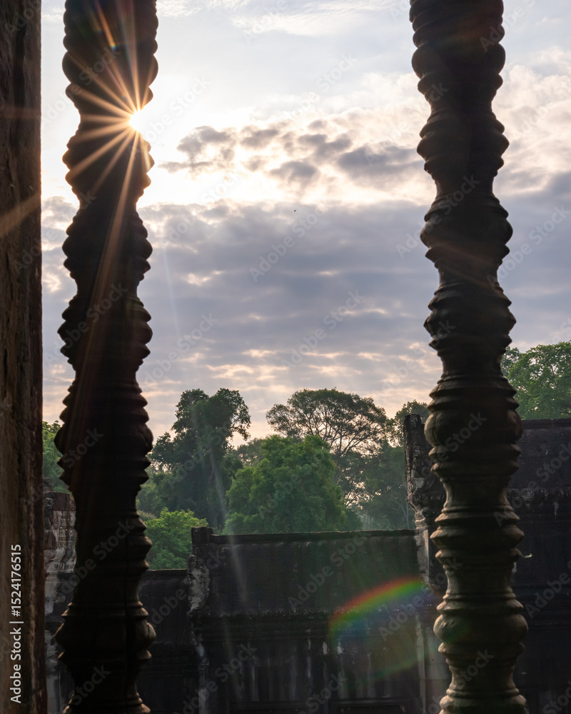 Obraz premium Ancient temples of the abandoned city of Angkor, near the city of Siem Reap, Cambodia