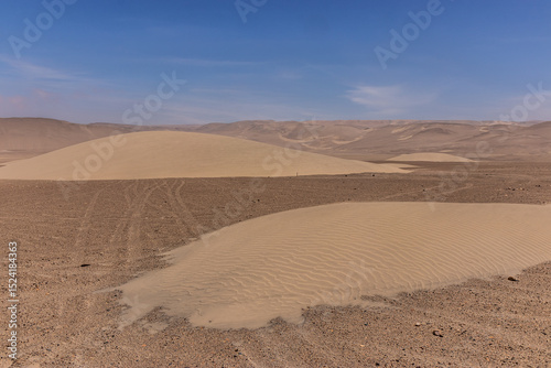 Fototapeta Naklejka Na Ścianę i Meble -  Sand dunes in San Fernando national reserve, Peru