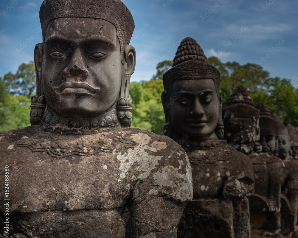 Obraz premium Ancient temples of the abandoned city of Angkor, near the city of Siem Reap, Cambodia