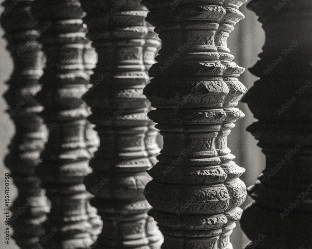 Obraz premium Ancient temples of the abandoned city of Angkor, near the city of Siem Reap, Cambodia