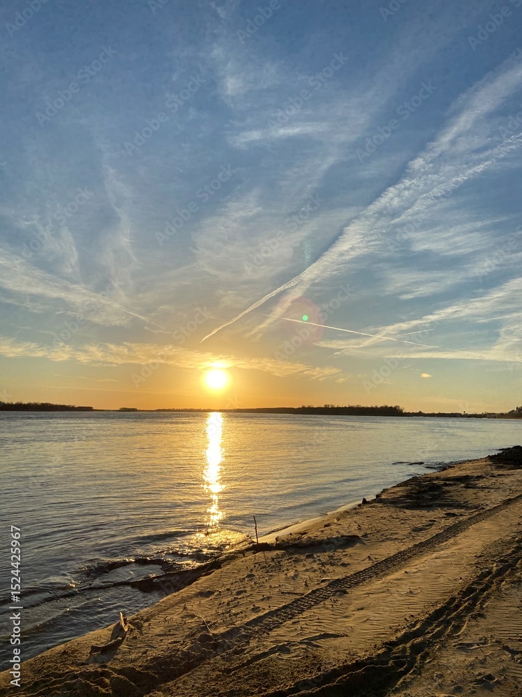Obraz premium sunset over the sea
