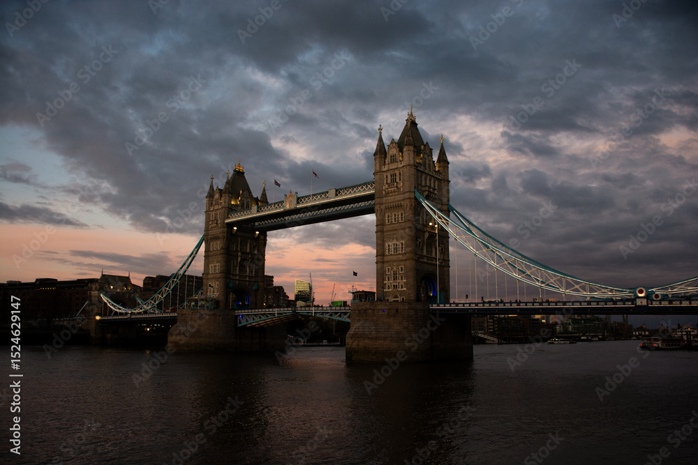 Obraz premium tower bridge in london