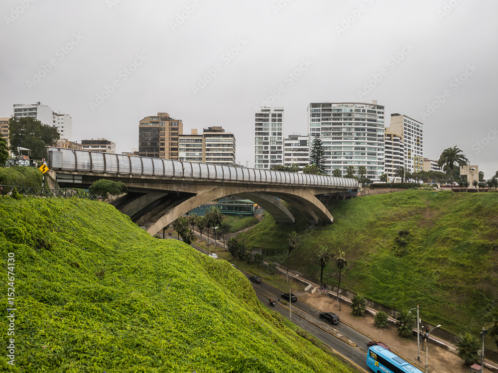 Fototapeta premium Eduardo Villena Bridge, Miraflores - Lima, Peru