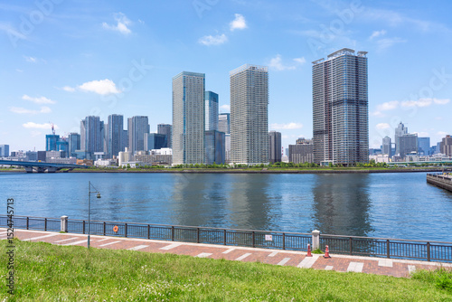 晴れた日の東京・豊洲ぐるり公園