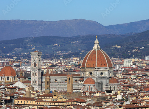 Fototapet view of florence duomo in central italy with famous giotto bell tower and brunel