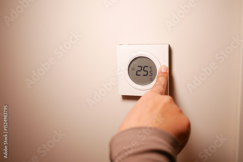Adjusting the thermostat for optimal indoor temperature