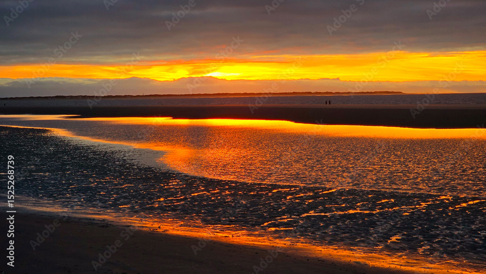 Obraz premium Sonnenaufgang am Meer Nordsee