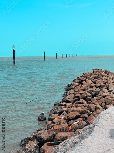 Papier peint pier in the sea