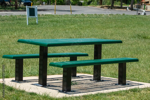 Fototapeta Naklejka Na Ścianę i Meble -  bench in the park