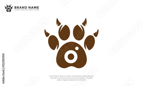Paw camera logo. Icon for pet or wildlife photography