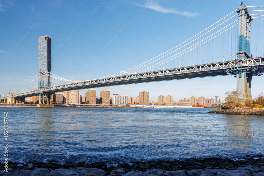 Fototapeta premium Iconic view of Manhattan Bridge with Manhattan skyscrapers