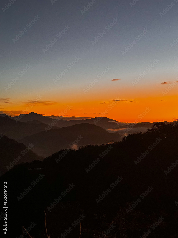 Fototapeta premium sunset in the mountains
