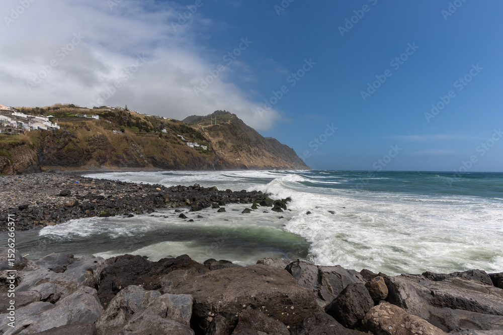 Felsenküste auf der Azoreninsel Sao Miguel. Felsenküste auf der Azoreninsel Sao Miguel.