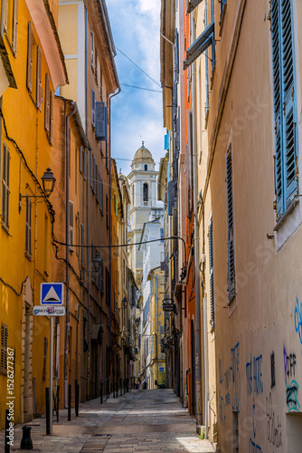 Fototapeta Naklejka Na Ścianę i Meble -  Dans les rues de Bastia capitale de la Corse génoise sur l'Ile de beauté