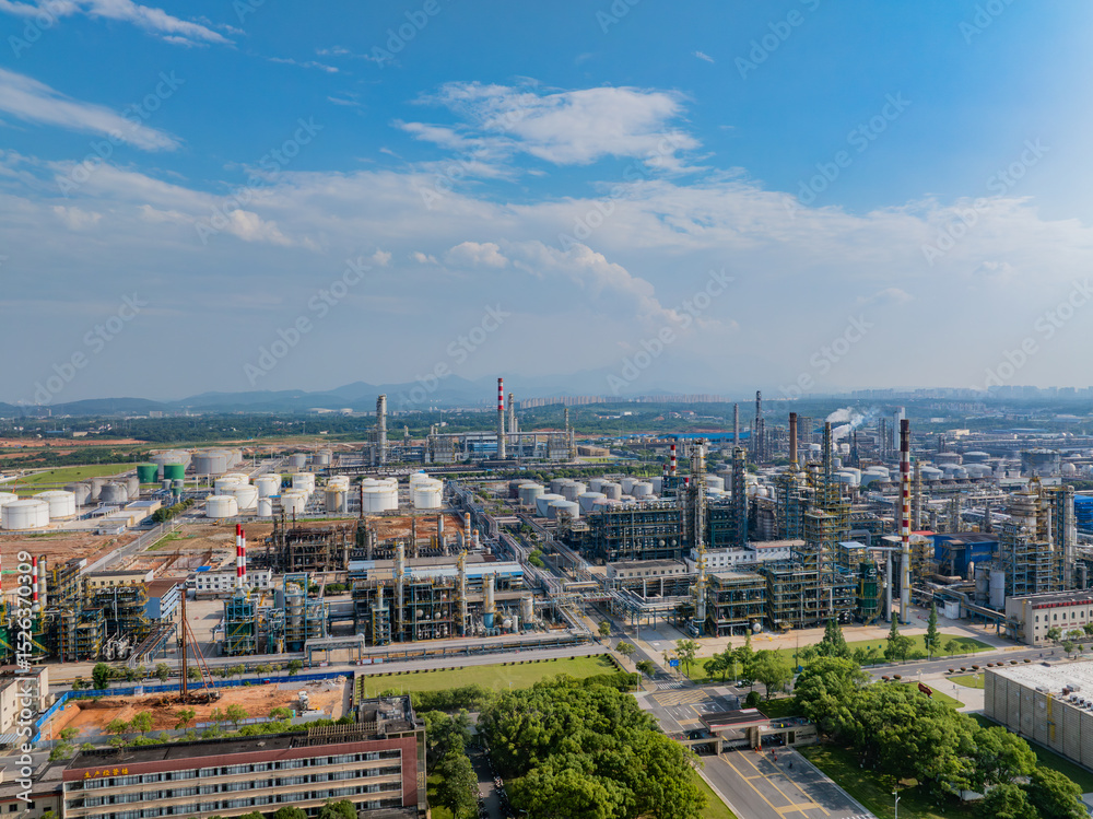 Obraz premium Aerial photography of a large petrochemical refinery in Asia