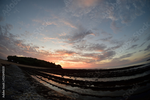 青島海岸の朝焼け