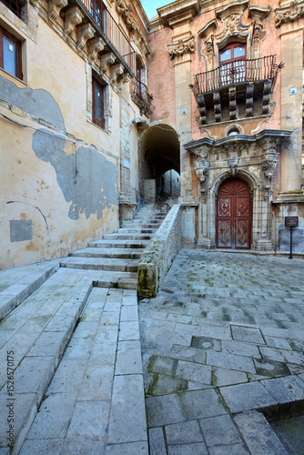 Fototapeta Naklejka Na Ścianę i Meble -  Details of narrow streets in Ragusa Ibla, Sicily, Italy