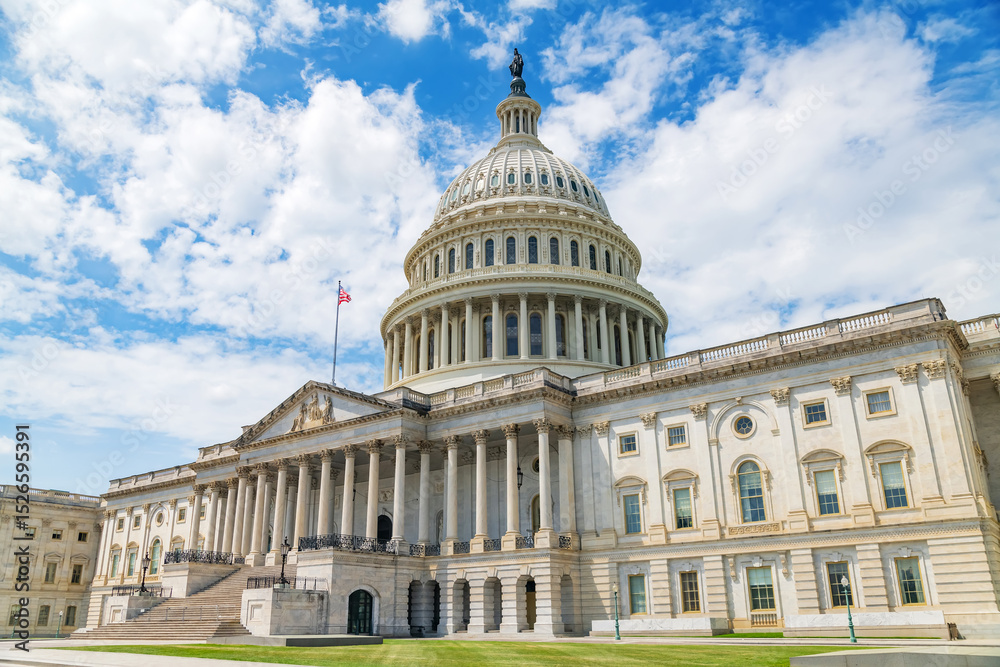 Obraz premium Wide View of the United States Capitol Dome