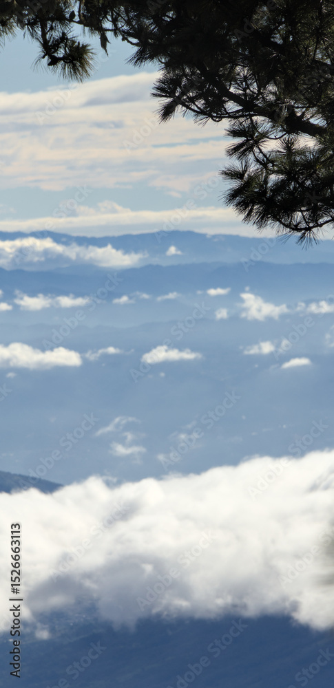 Obraz premium scenic beautiful view of volcano from guatemala antigua travel hike acatenango moutain peak clouds smoke nature scene travel hiking trekking agua eruption fuego tourism