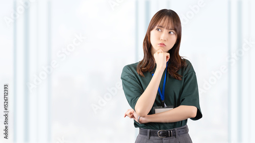 Free Download 考えごとをする若い女性・ビジネスウーマン - GFXLoad