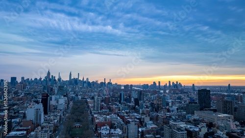 Valokuva New York City skyline at sunset