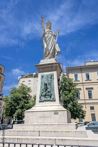 Photos The monument to the Fallen of Mentana is a sculptural work created by Luigi Belli (1848-1919), located in Piazza Mentana in Milan