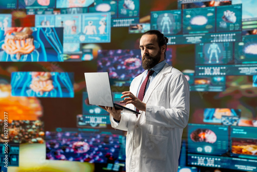 Foto General practitioner leverages digital tools for better diagnostics and patient analysis, reflecting the future of medicine through technology and scientific advancement
